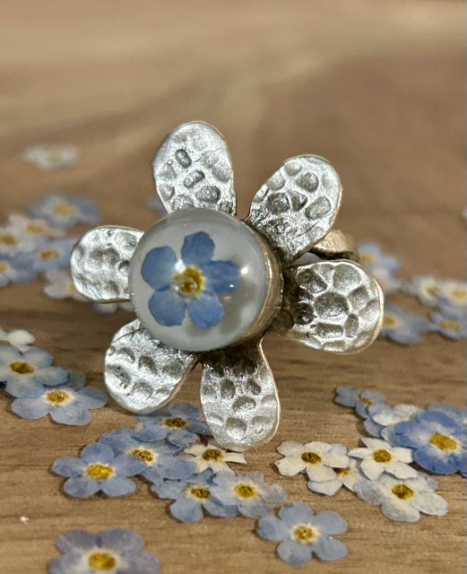 Flower-Shaped Ring with Forget-Me-Not Flowers