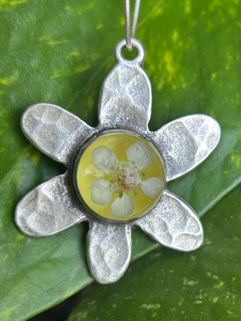 Flower Shape Pendant with Chokeberry Flowers