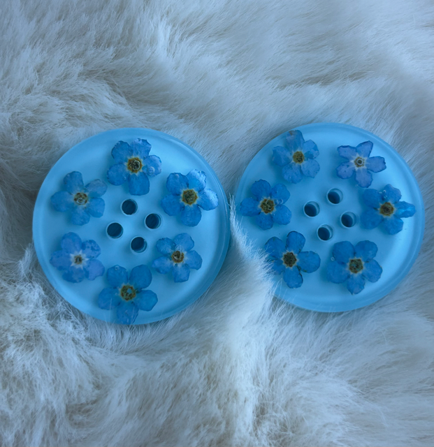 Buttons with Forget-Me-Not Flowers