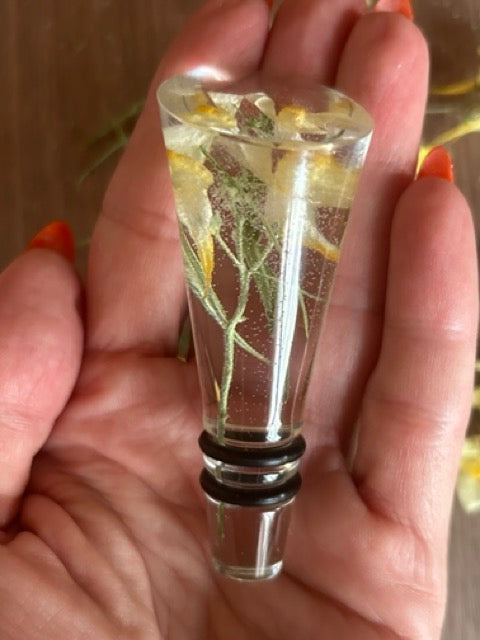 NEW Wine Stopper with Butter and Eggs Flowers