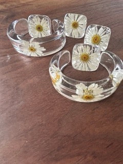 Cuff Bangle with Daisies