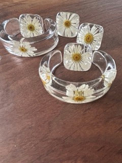 Cuff Bangle with Daisies