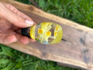 Wine Stopper with Butter and Eggs Flowers