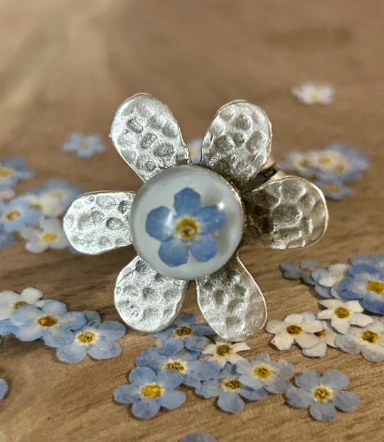 Flower-Shaped Ring with Forget-Me-Not Flowers
