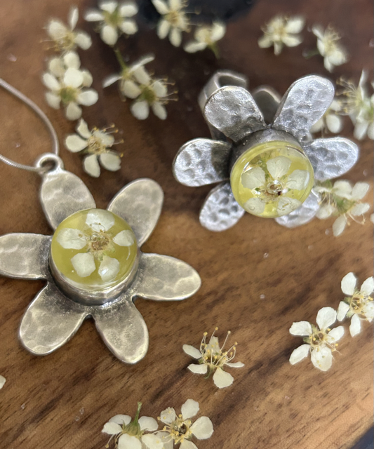 Flower Shape Pendant with Chokeberry Flowers