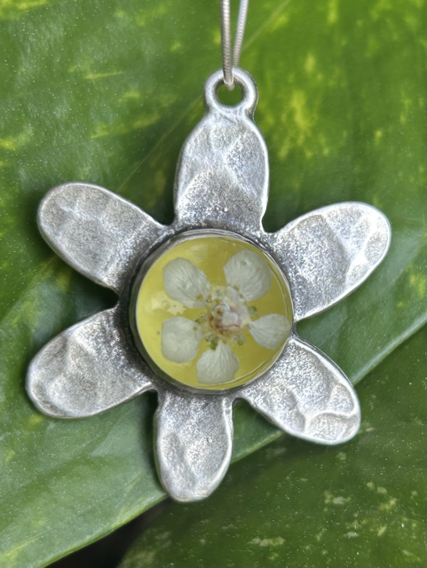 Flower Shape Pendant with Chokeberry Flowers