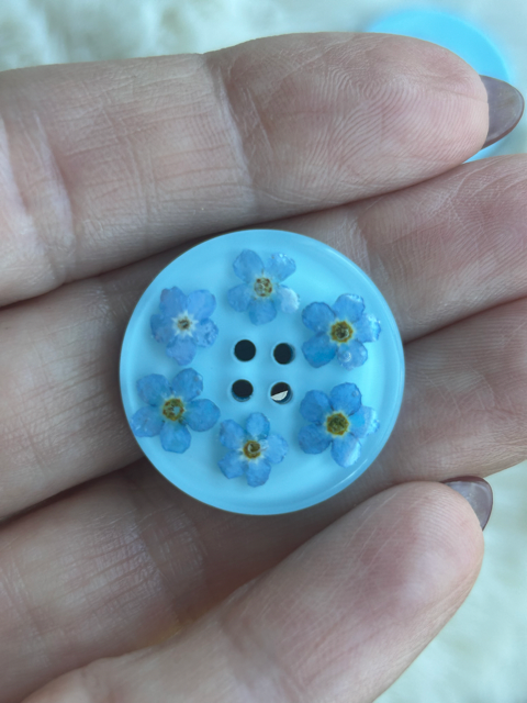 Buttons with Forget-Me-Not Flowers