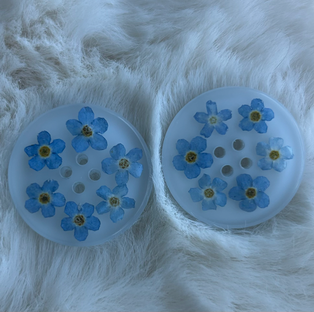 Buttons with Forget-Me-Not Flowers