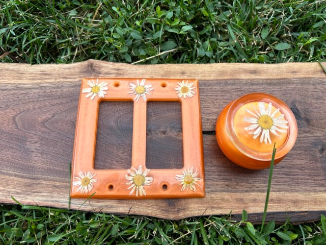 Double Light Switch Cover with Daisies